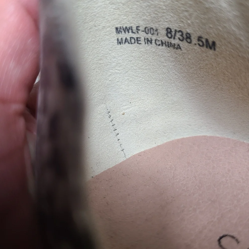 NWOT CHINESE LAUNDRY mali cream snake ankle boots - Picture 7 of 10